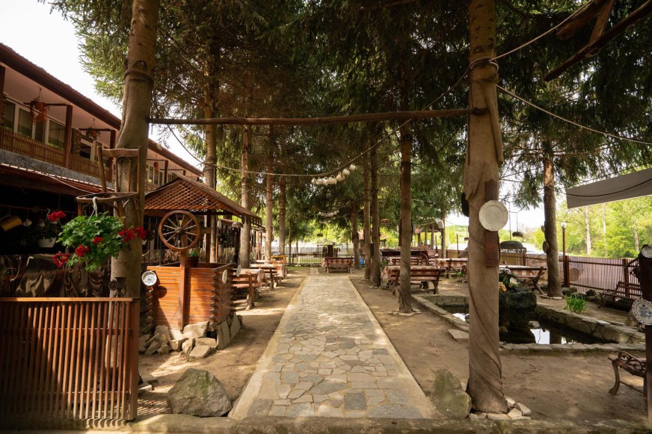 La Padure Hotel Brebu ภายนอก รูปภาพ