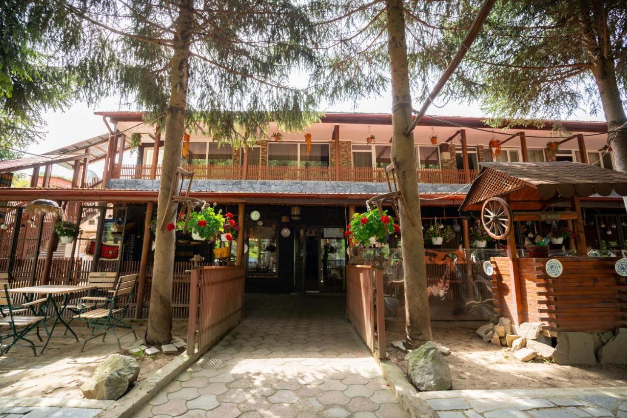 La Padure Hotel Brebu ภายนอก รูปภาพ