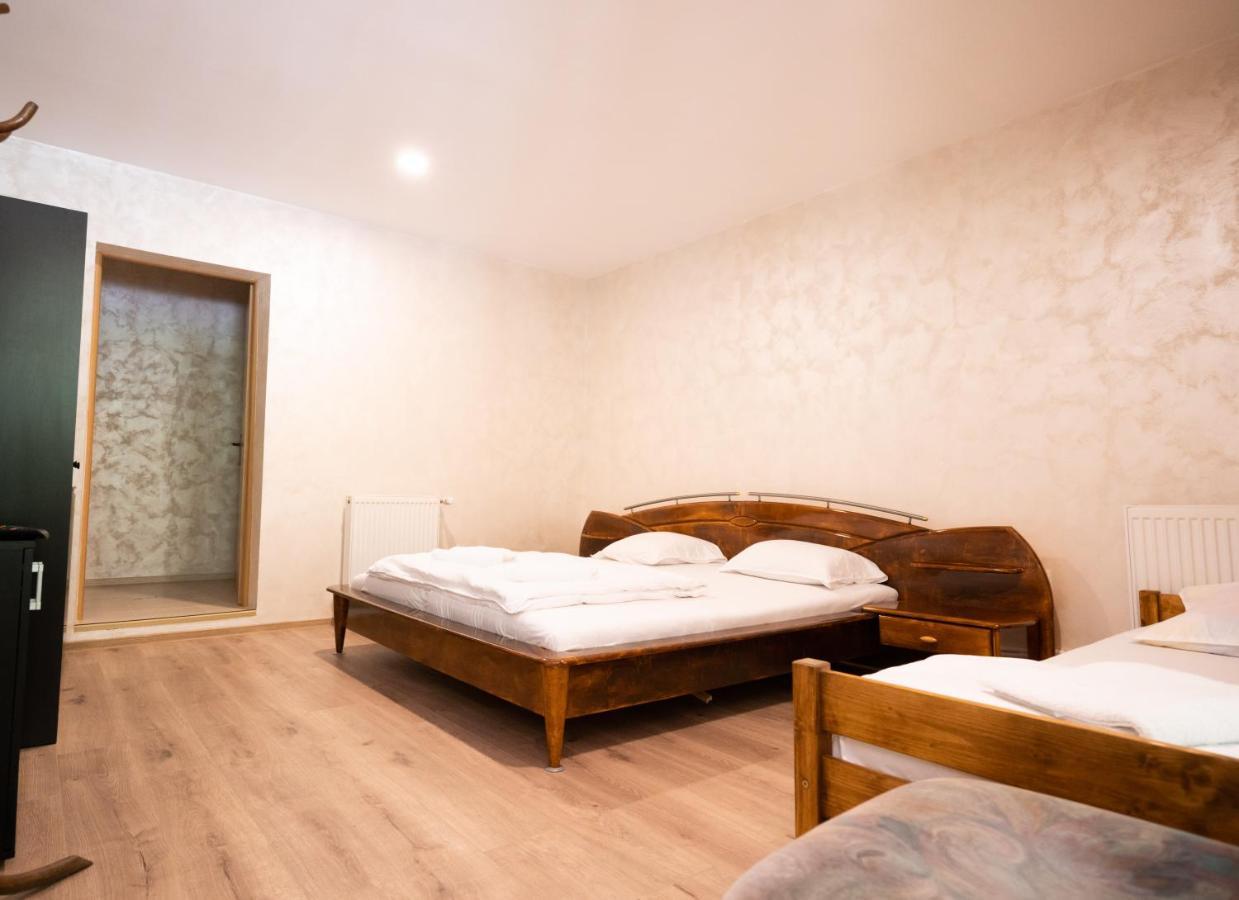 La Padure Hotel Brebu ภายนอก รูปภาพ